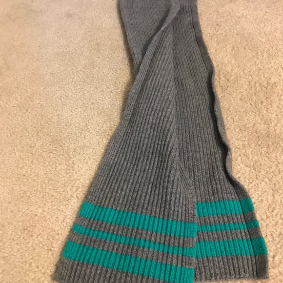Lululemon Scarf...never worn - Picture 2 of 2